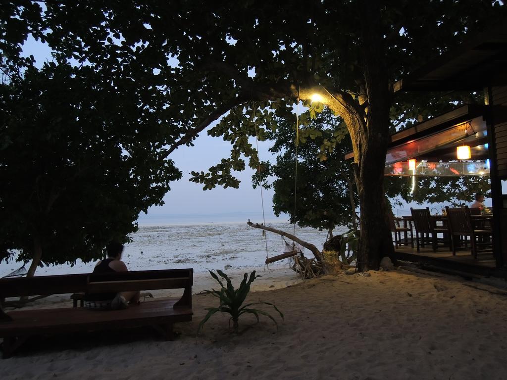 Coral Garden Resort Koh Kradan Exteriör bild