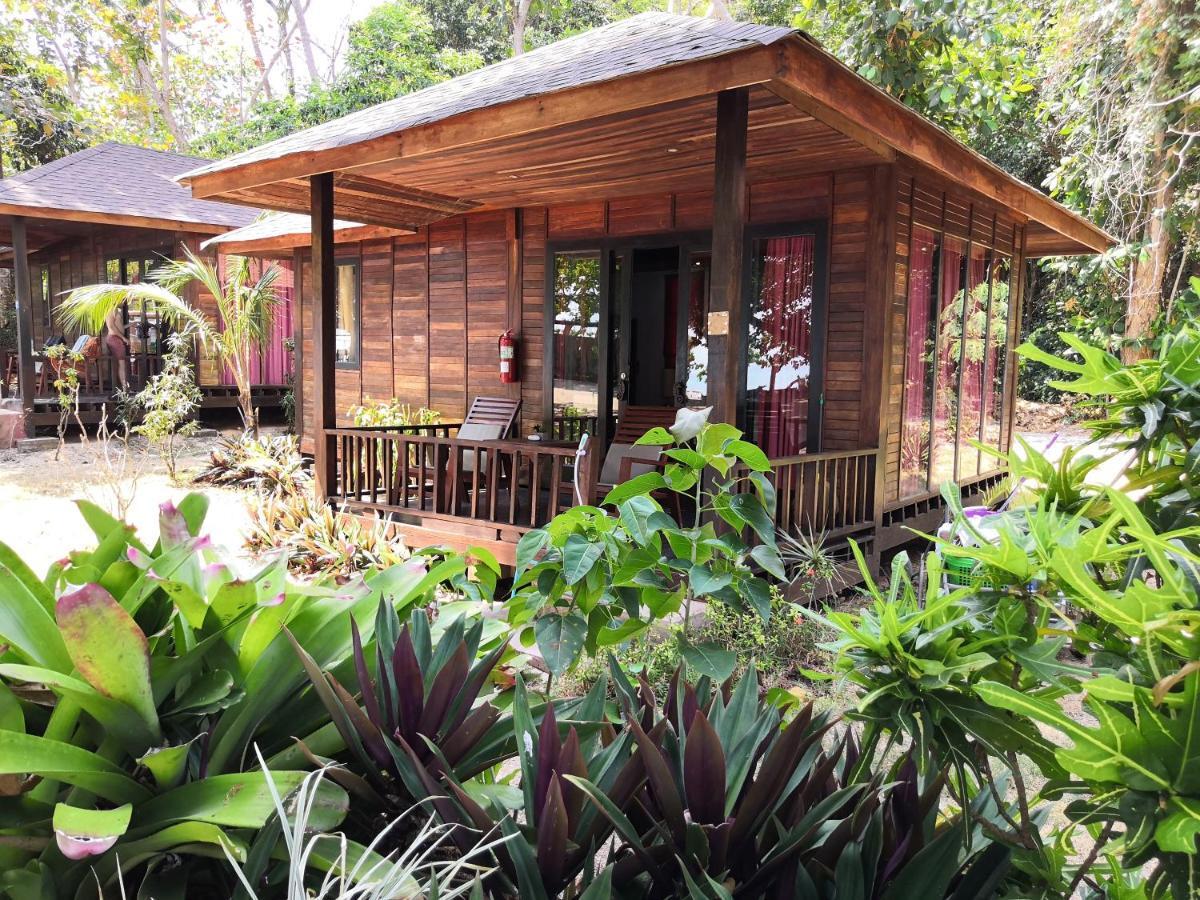 Coral Garden Resort Koh Kradan Exteriör bild